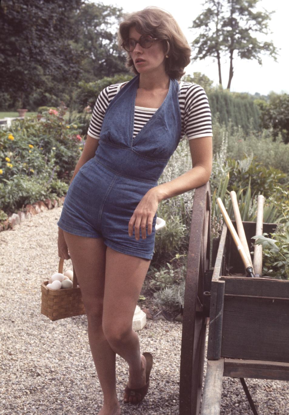 Марта Стюарт, 1976 год. Фотография молодой Марты Стюарт, возможно, в начале её карьеры, излучает элегантность и амбиции.