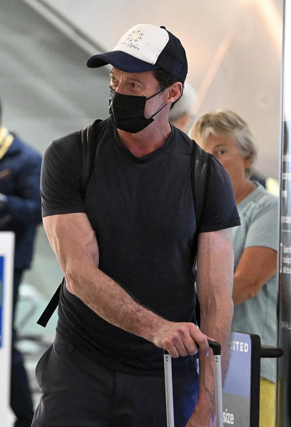 Хью Джекман замечен в аэропорту Майами