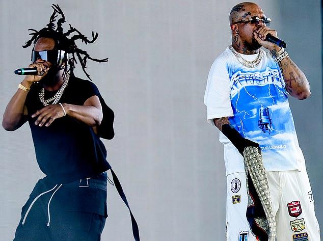 Келли впервые выступил как отец на Coachella с Three 6 Mafia. На фото - Juicy J и DJ Paul из группы.