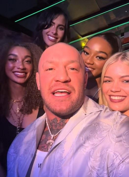 Конор назвал группу "крупнейшей женской группой со времен Spice Girls", и участницы заявили о готовности соответствовать этому вызову.
