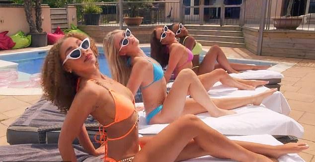 Квартет Maya (22), Honey (19), Jasmine (21) и Venice (19) стал иконой поколения Z благодаря вирусным каверам популярных песен.