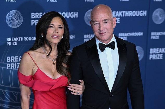 Эмили Ратаковски раскритиковала полет Blue Origin с участием звезд