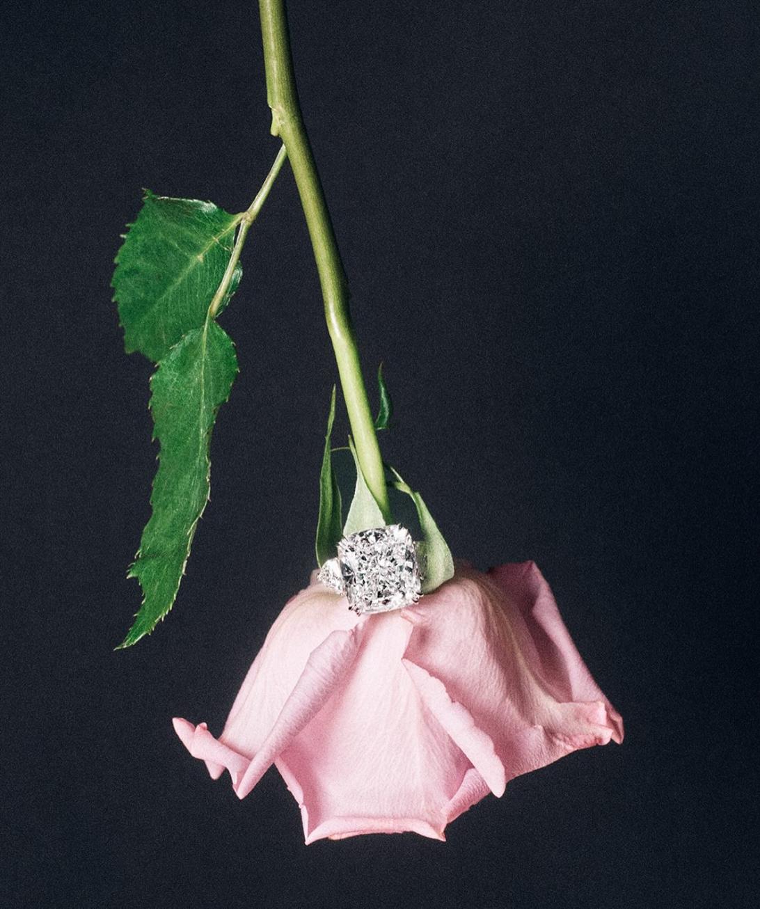 Рианна интригует намеками на свадьбу