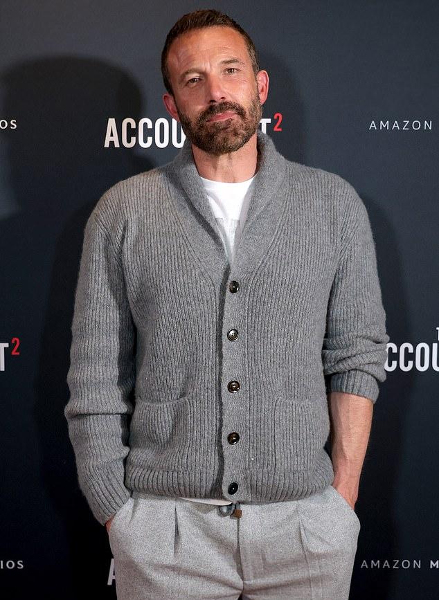 В недавнем интервью British GQ Бен Аффлек впервые рассказал о разводе с Джей Ло. До этого его видели в Нью-Йорке.