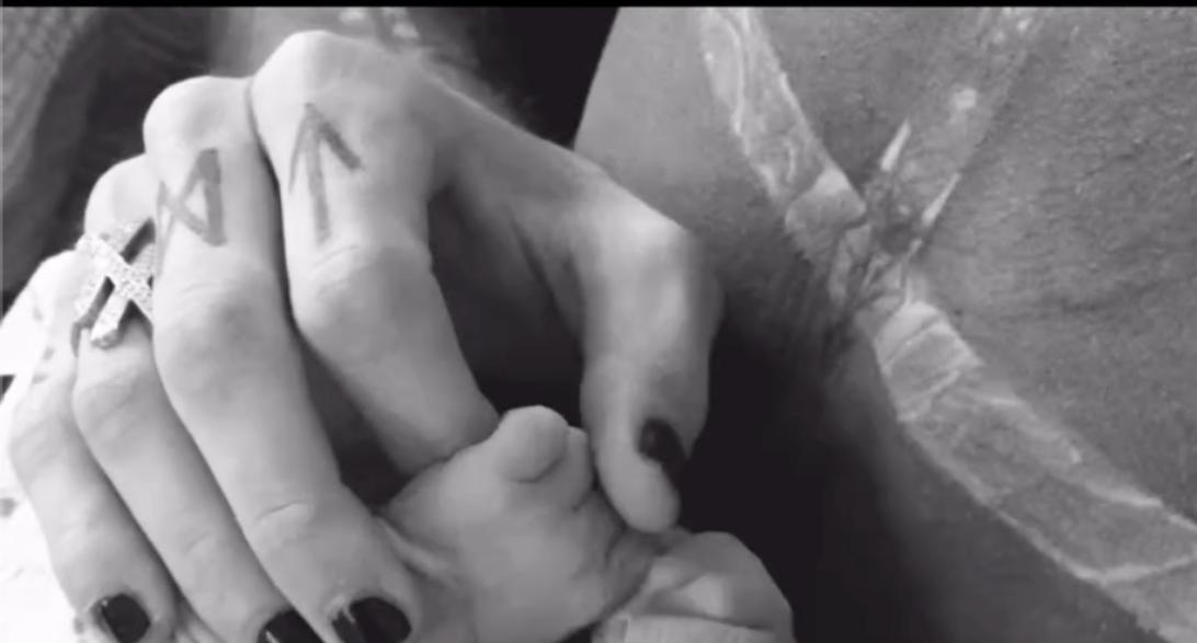 Меган Фокс и MGK намерены мирно воспитывать дочь