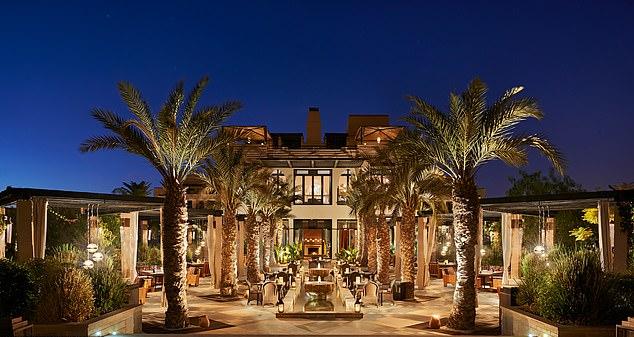 По слухам, Four Seasons Resort Marrakech — главный кандидат на место съемок четвертого сезона сериала "Белый лотос". В 2021 году команда сериала заключила сделку на £25 млн о съемках только в отелях Four Seasons.