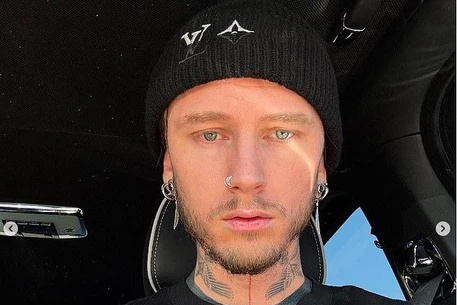 Machine Gun Kelly с юмором отреагировал на шутку о совместном воспитании ребёнка с Меган Фокс