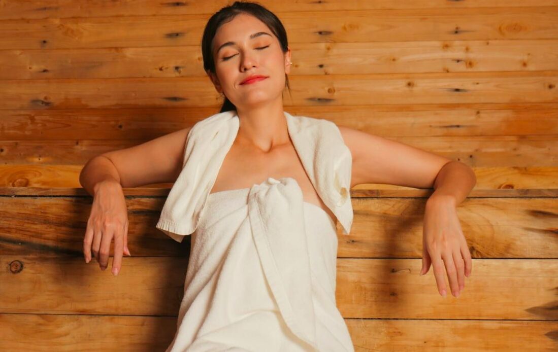 Как подготовить баню к приёму гостей: веники, ароматизация, температура, угощения