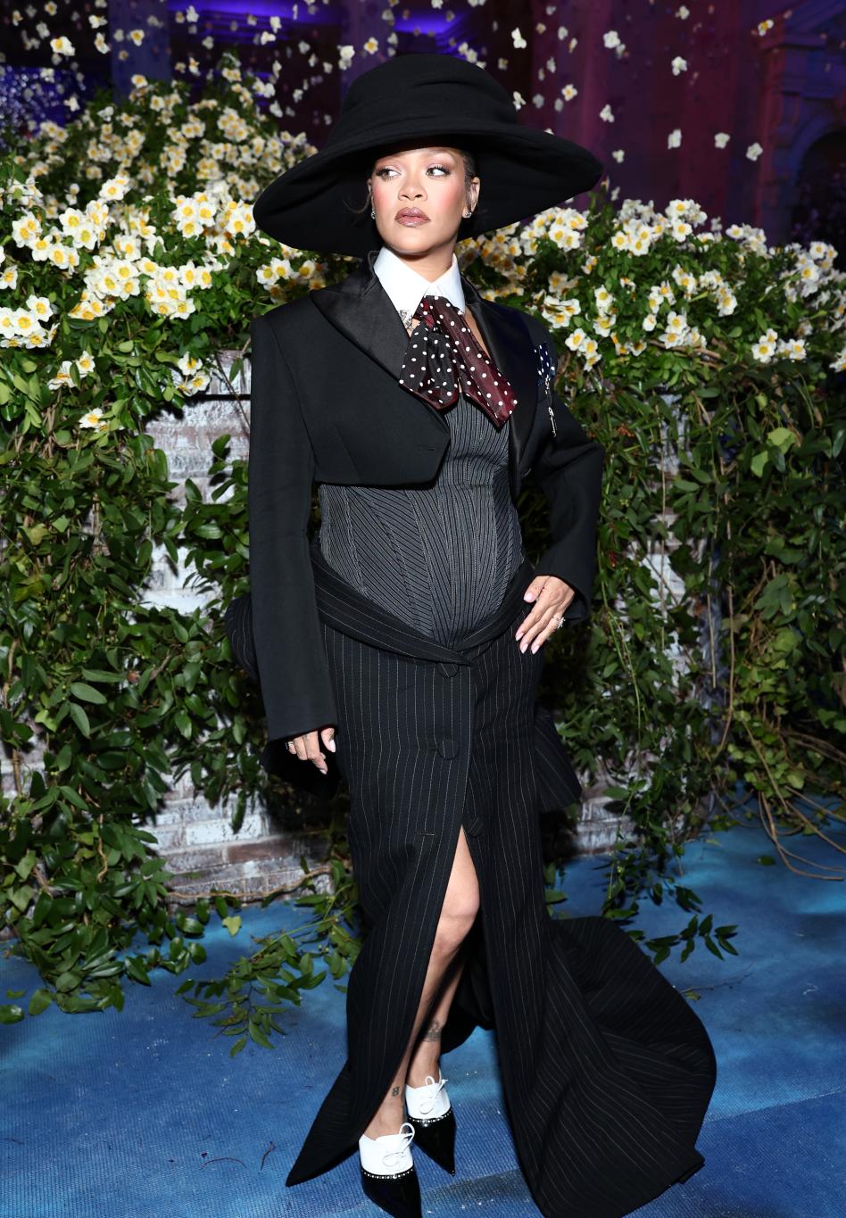 Рианна на красной дорожке Met Gala 2025