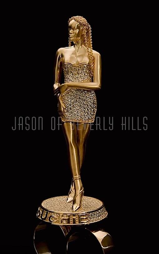 Известный ювелир Джейсон Арашебен (Jason of Beverly Hills в Instagram) представил во всей красе уникальное кольцо.