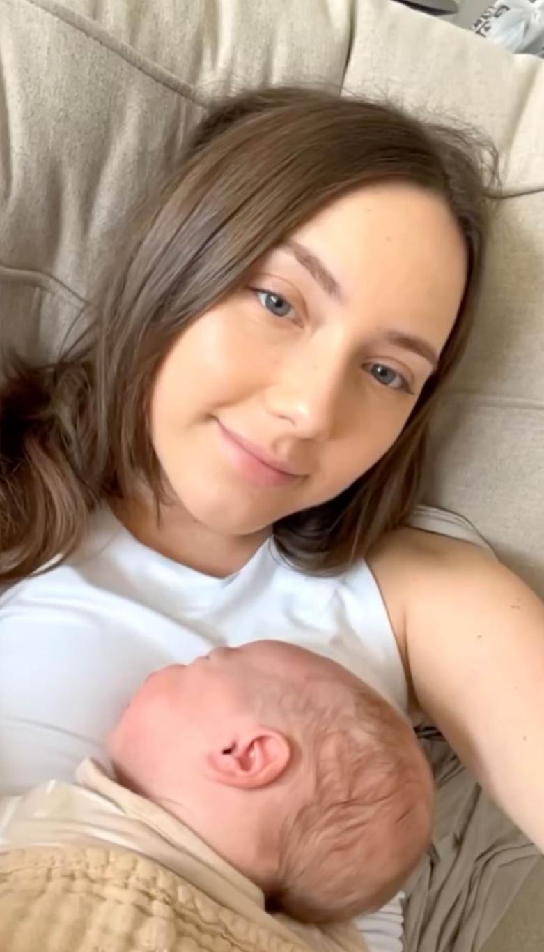 Хейли Джейд Мэтерс опубликовала в Instagram фото с сыном Эллиотом, сделанное в воскресенье.