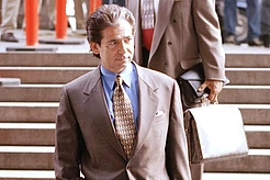 Ким Кардашьян завершила обучение на юриста