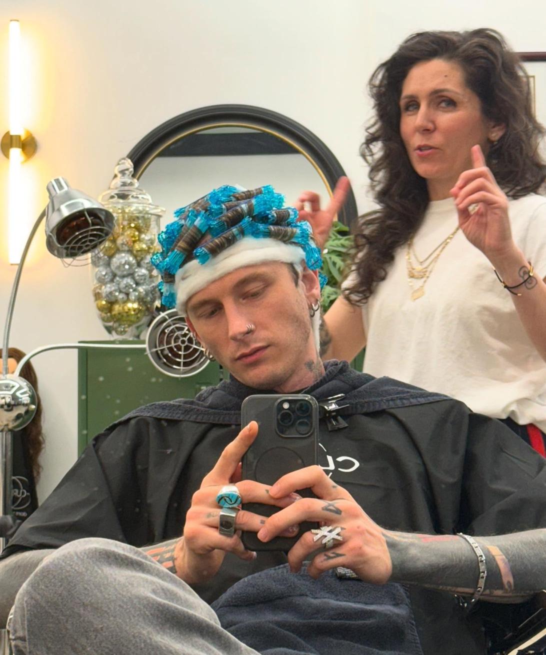 Обновление MGK в четверг в Instagram.