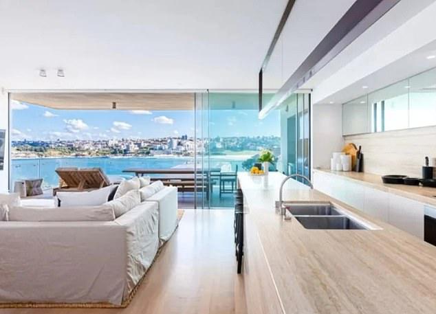 Хью Джекман и Деборра-Ли Фернесс достигли соглашения о разделе имущества