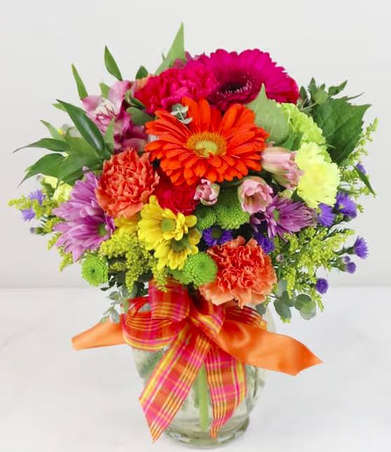 Летние букеты: Как продлить жизнь цветам в жару