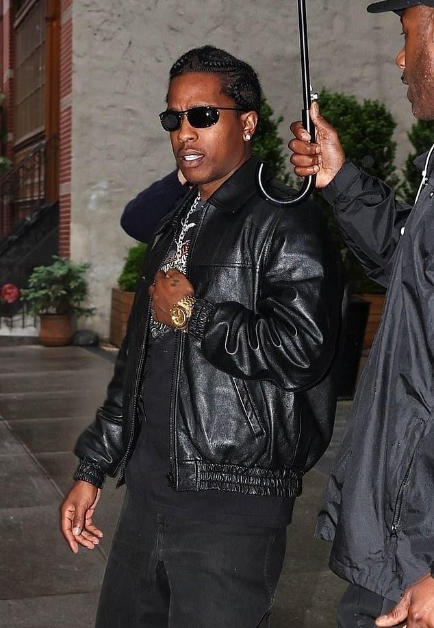 A$AP Rocky поспешил поддержать Рианну во время тяжелой семейной трагедии в эти выходные.