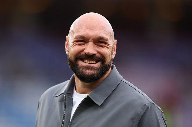 Soccer Aid погрузился в хаос после того, как Тайсон Фьюри выругался в прямом эфире, шокировав зрителей