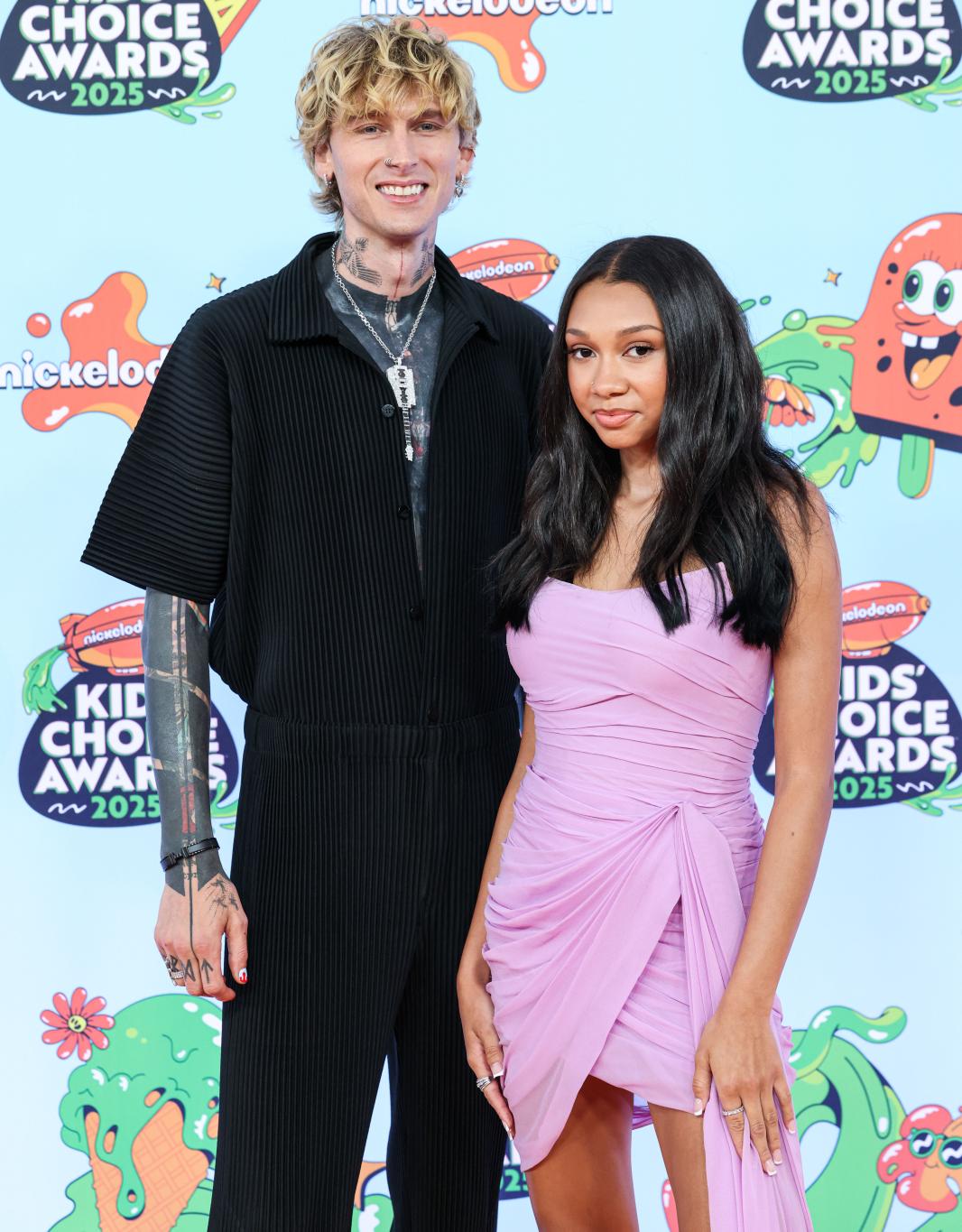 Machine Gun Kelly появился с дочерью Кэйси на Nickelodeon Kids 2025.