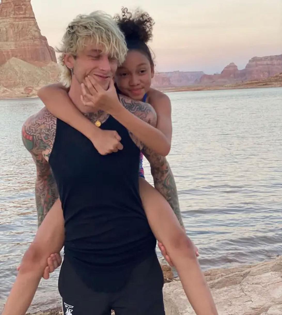 Machine Gun Kelly и его дочь.