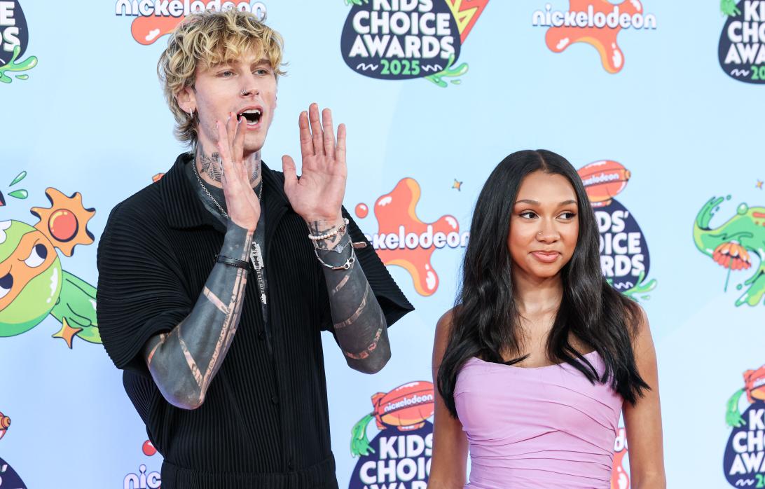 Machine Gun Kelly появился на публике со своей 15-летней дочерью Кэси на церемонии Nickelodeon Kids’ Choice Awards 2025