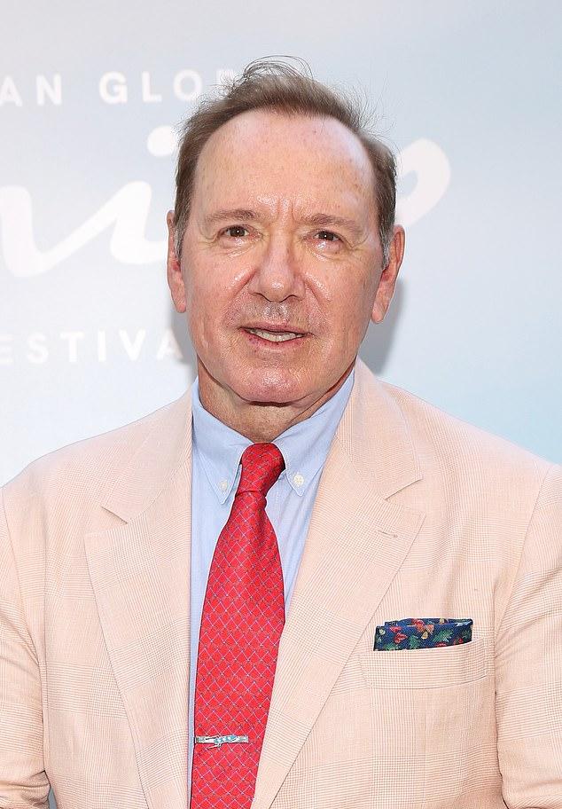 Опальный актер (65 лет) замечен в Римини на фестивале Italian Global Series 2025 в Театре Галли.
