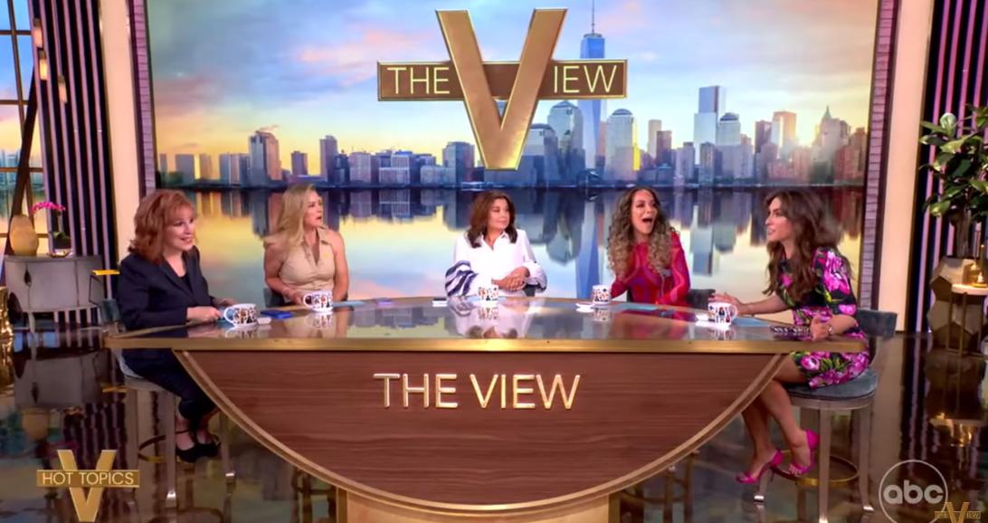 Ведущие в студии "The View".