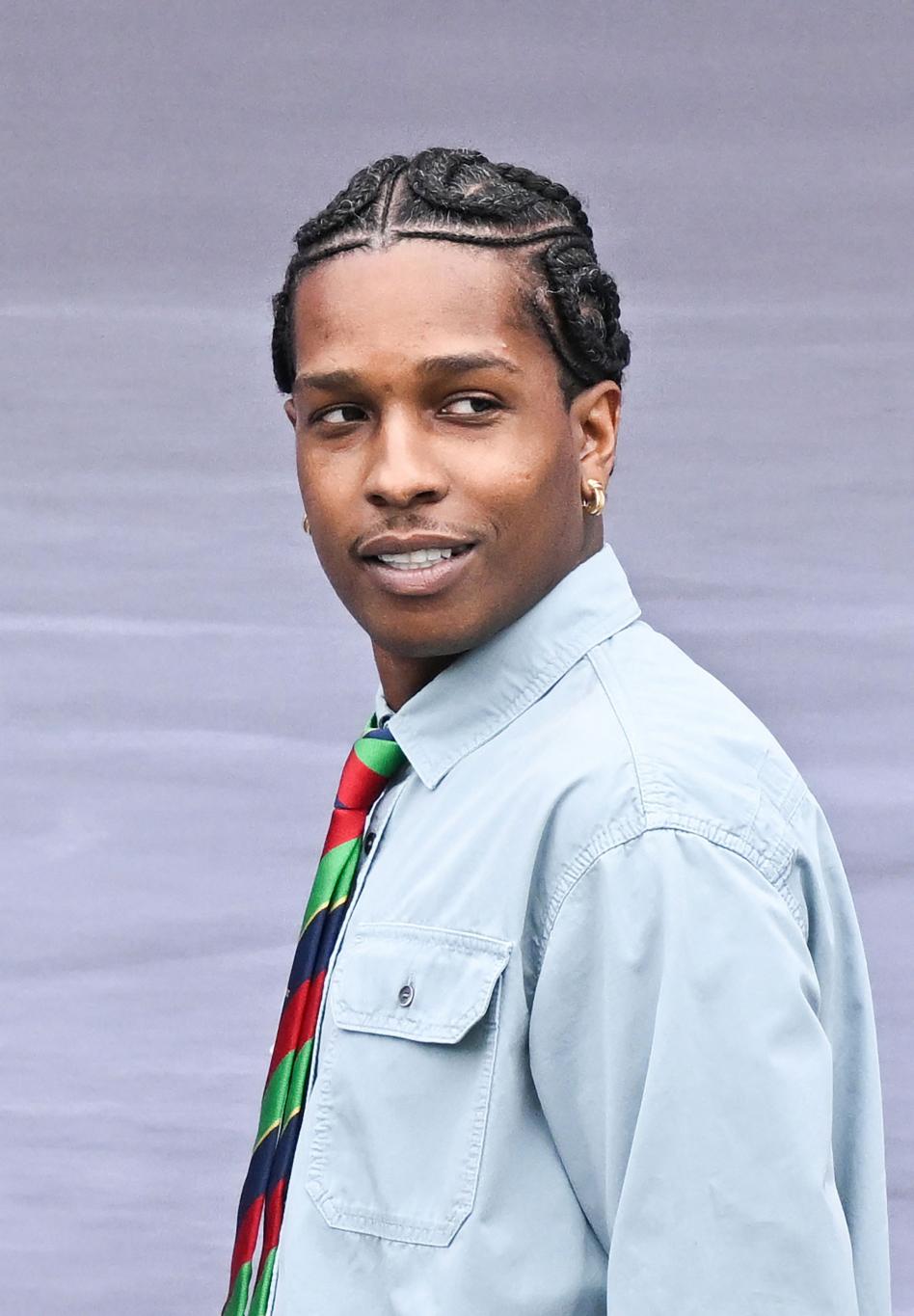 Стильный образ A$AP Rocky на Неделе моды в Париже, июнь 2025.
