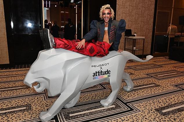 Фрэнки Гранде привлек внимание своим смелым образом на премии Attitude Awards