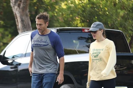 Дженнифер Гарнер провела время со своим возлюбленным Джоном Миллером на выходных