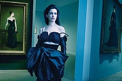 Энн Хэтэуэй о новой роли и обложке Vogue
