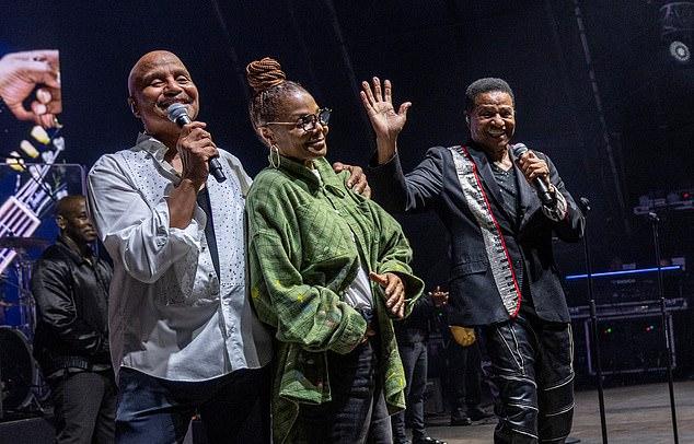 Джанет Джексон Удивила Своим Появлением на Сцене