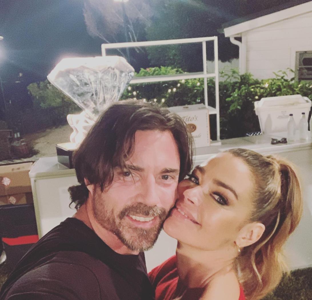 Адвокат Дениз Ричардс обвиняет ее бывшего мужа в домогательствах и краже у звезды «Настоящих домохозяек Беверли-Хиллз»