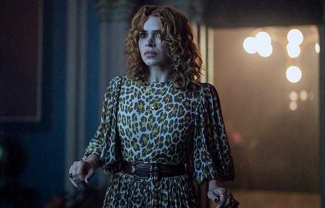 Netflix показал фанатам «Уэнсдэй» Билли Пайпер в новой роли, где она сыграет рядом с Дженной Ортегой.