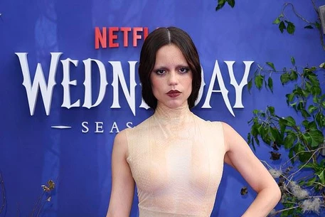 Не зря её называют «токсичной»: Дженна Ортега подверглась жесткой критике после того, как накричала на фанатку на красной дорожке