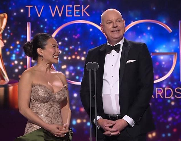 Том Глисон (справа) на Logie Awards в воскресенье резко раскритиковал Channel Seven, воспользовавшись моментом на сцене.