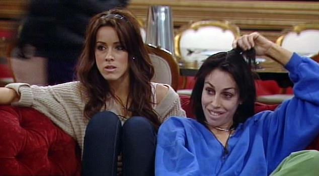 Флайсс (на фото с Celebrity Big Brother UK, 2010) предупредила Плазу: «Ей будет непросто. Я себя с трудом терплю, а ей придется меня играть».
