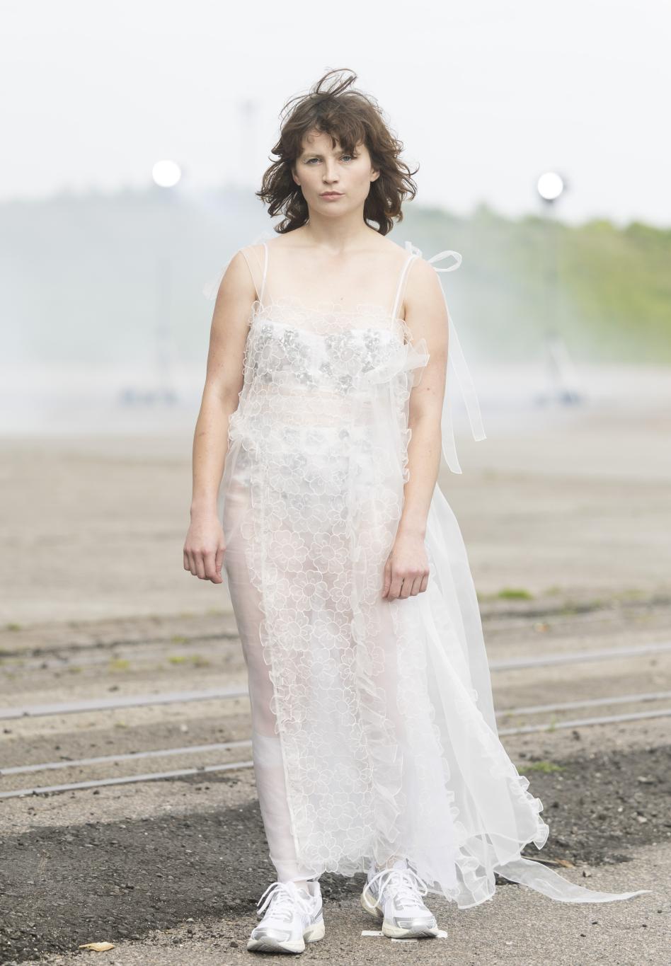 Дочь Бьорк, Исадора Бьяркардоттир Барни, произвела фурор на Неделе моды в Копенгагене