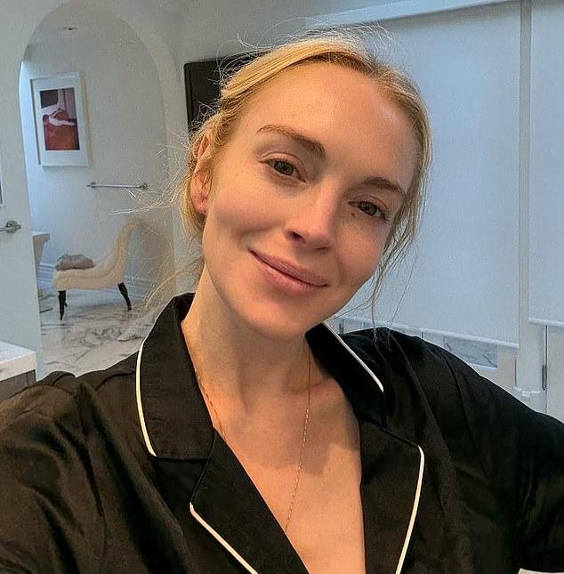 Поклонники Линдси Лохан показала фото без макияжа, и снова спровоцировала слухи о пластических операциях