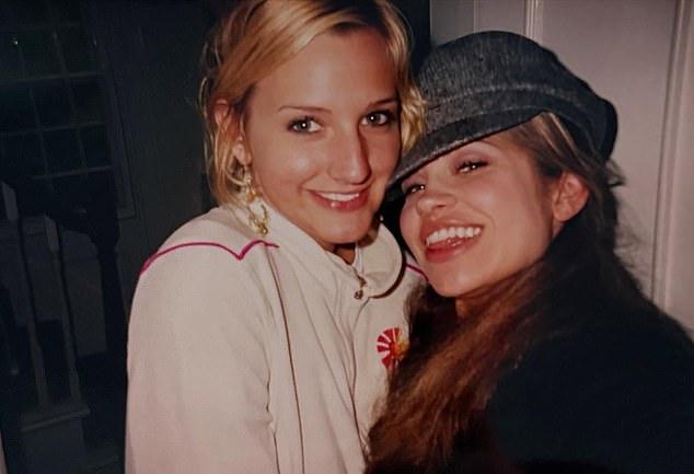 Эшли Симпсон вспоминает болезненный случай, когда бывший парень стыдил её за фигуру в начале 2000-х годов