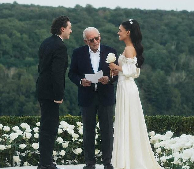 Никола Пельтц восторженно отозвалась о своем «идеальном» муже Бруклине Бекхэме