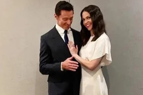 Деборра-Ли Фернесс движется вперед после расставания с Хью Джекманом