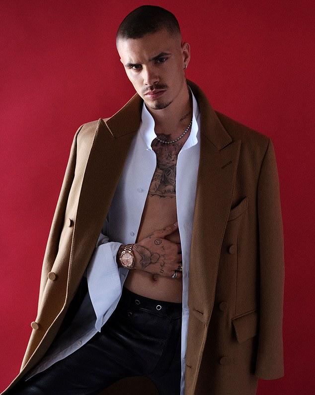 Восходящая звезда моды уже была лицом Saint Laurent, Balenciaga и, особенно, Burberry.