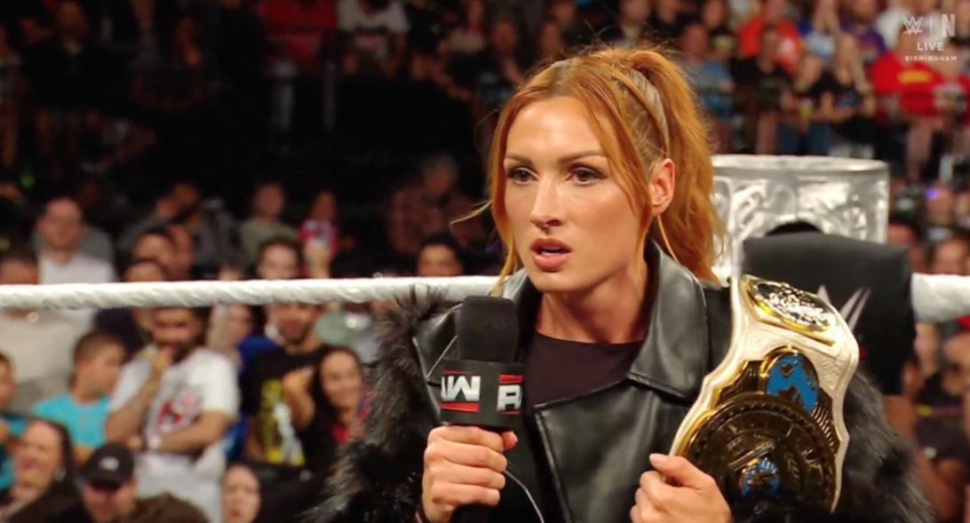 Бекки Линч на шоу Monday Night Raw.