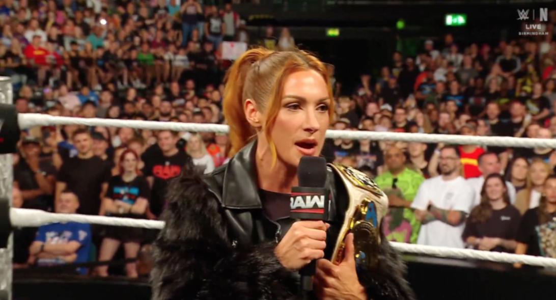 Бекки Линч в эфире Monday Night Raw.