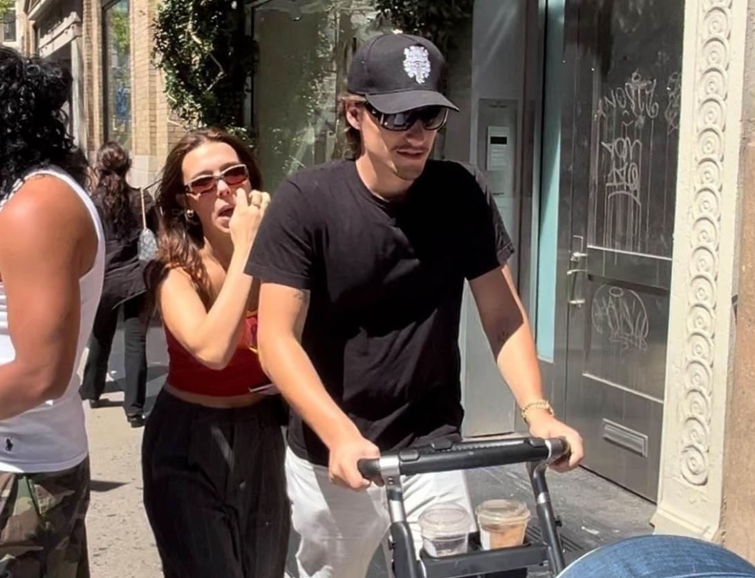 Милли Бобби Браун поделилась первой фотографией приемной дочки