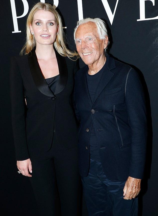 Китти Спенсер и Джорджио Армани вместе на показе Giorgio Armani Privé Haute Couture Осень/Зима 2019/2020 на Парижской Неделе моды 2019.
