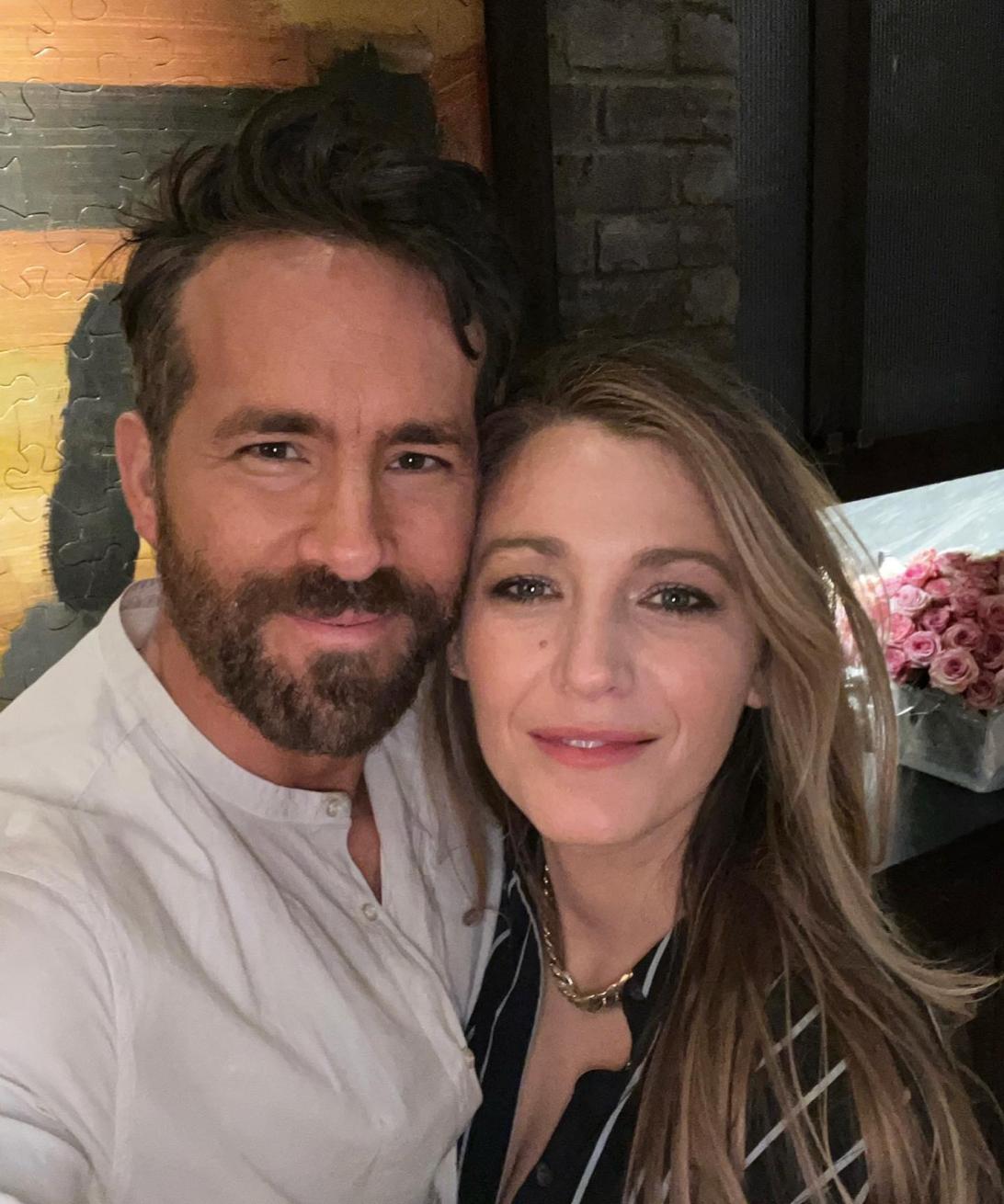 Блейк Лайвли и Райан Рейнольдс завершили лето морской прогулкой