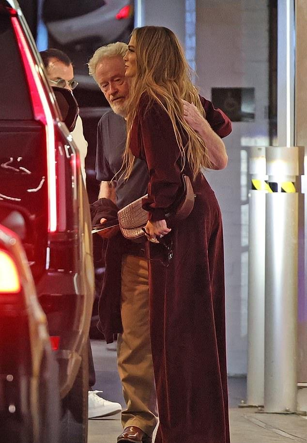 К актрисе присоединился легендарный режиссер Ридли Скотт – визионер «Гладиатора» и «Чужого», один из самых кассовых в истории кино.