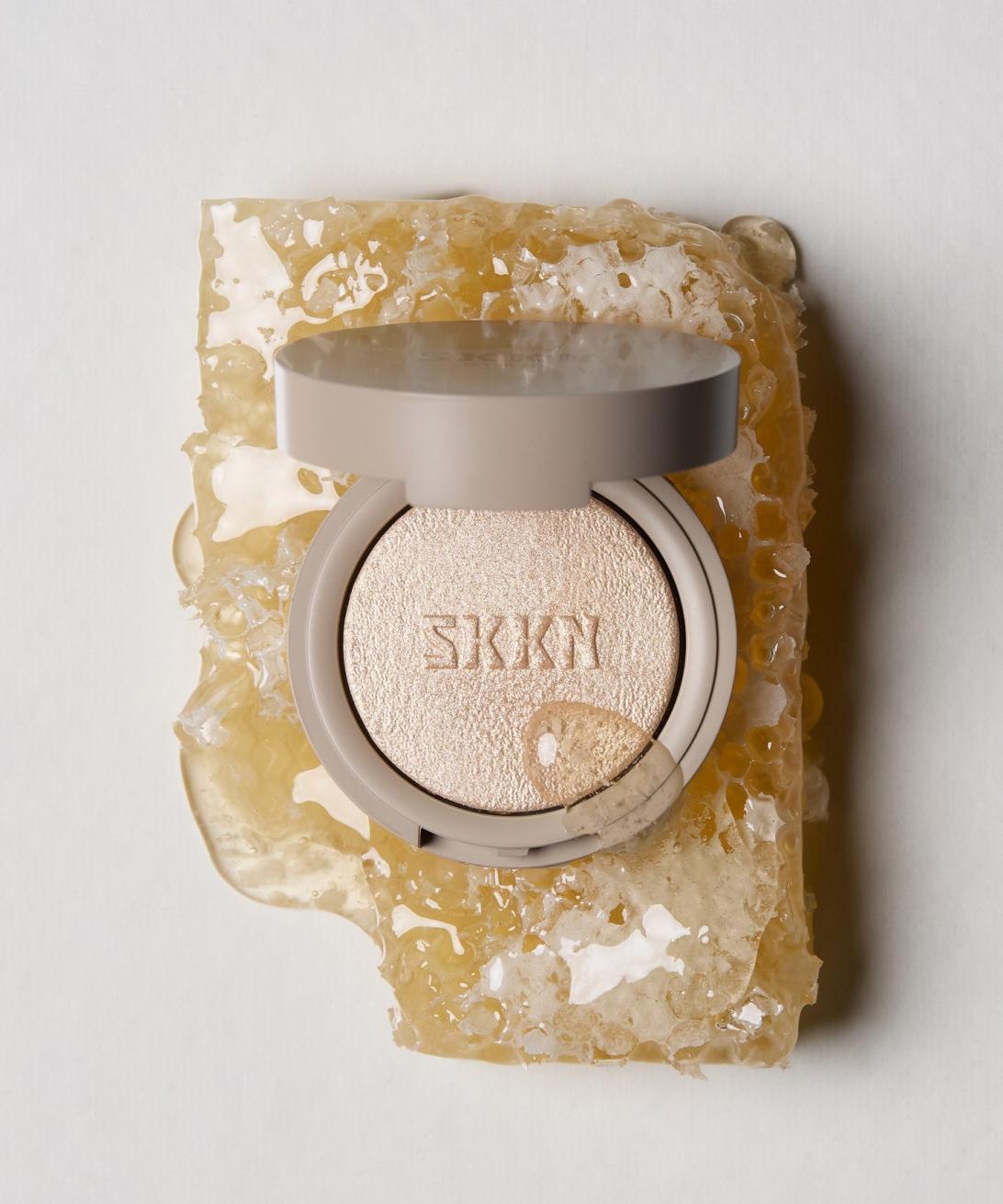 SKKN by Kim: бьюти-линия Ким Кардашьян.