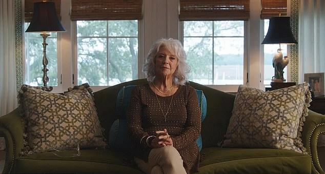 Документальный фильм Билли Корбена, премьера на TIFF, о ее 11-летней карьере на Food Network, закончившейся в 2013 году увольнением за расизм.